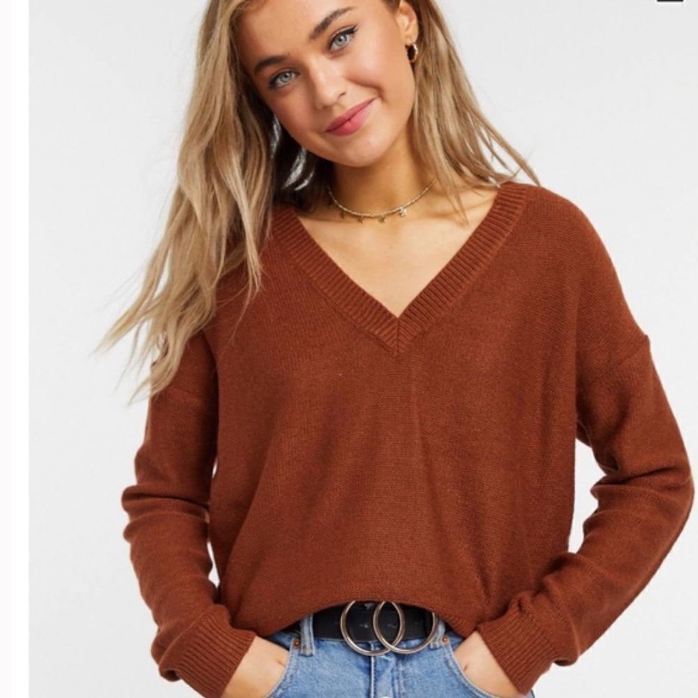 ✨ASOS V Neck Sweater✨ - Picture 4 of 5